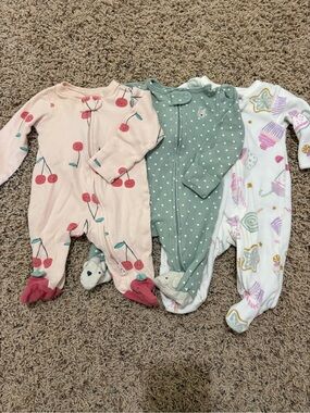 3 piece Bundle Newborn Carter Onsies